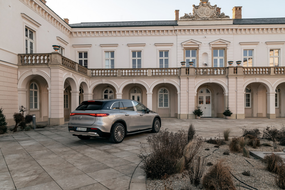 Mercedes-Maybach EQS 680 SUV